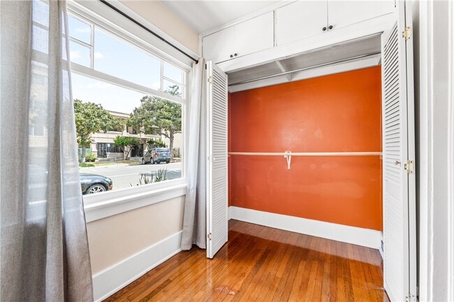 Building Photo - 1812 1st St