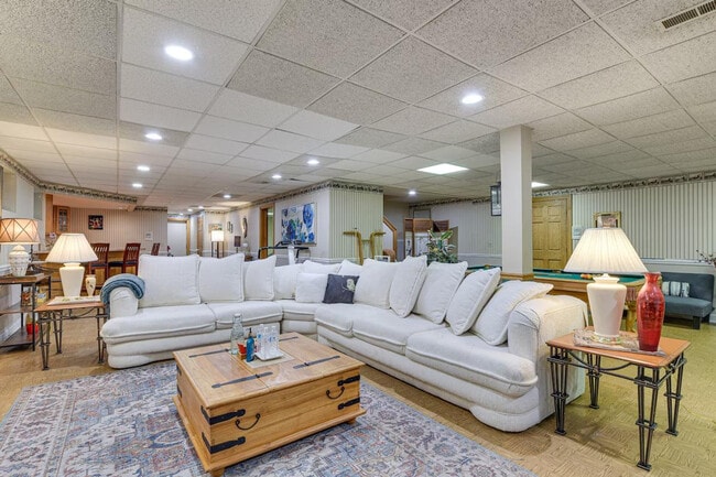 Primary Photo - 7 Creekside Ln