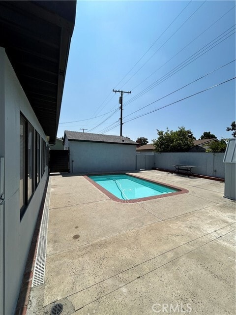 Building Photo - 1260 E Turin Ave