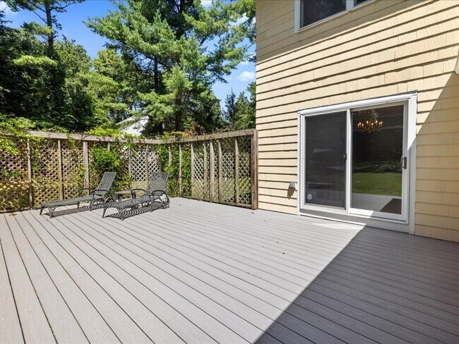 Building Photo - 15 Woodridge Rd