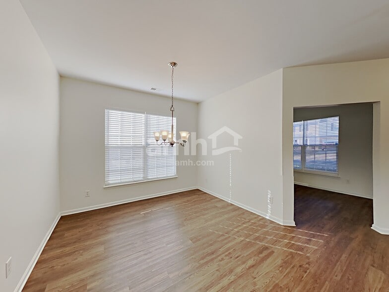 Building Photo - 9015 Goldfields Dr