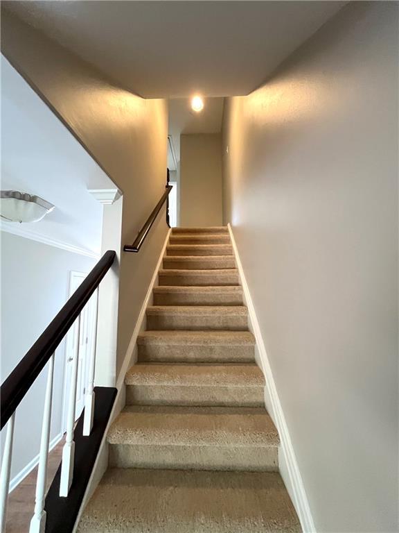 Building Photo - 585 Wedgewood Dr