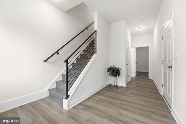 Building Photo - 139 Oak View St