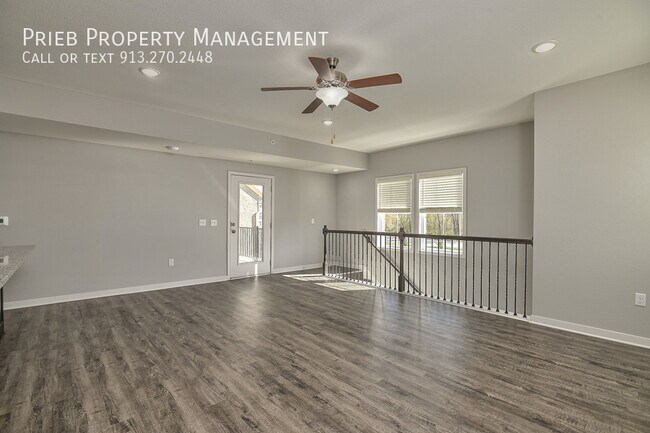 Building Photo - Parkview Apartments - Available September ...