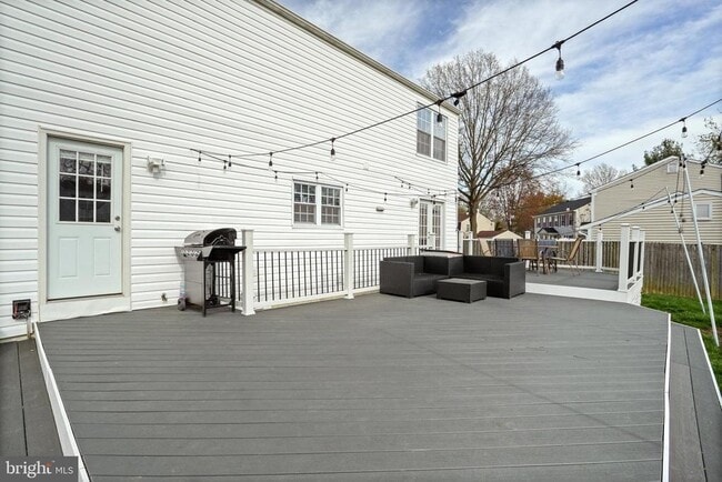 Building Photo - 2712 Advent Ct S