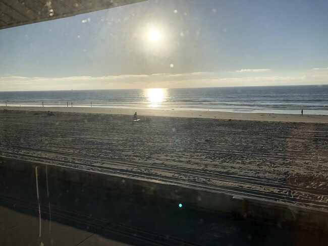 Living room views - 3261 Ocean Front Walk