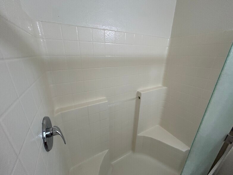 Building Photo - 7801 N 44th Dr