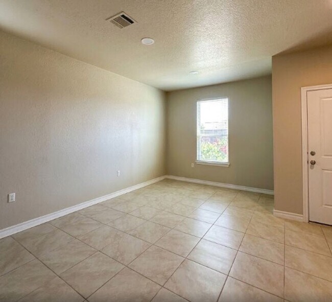 Building Photo - AVAILABLE NOW; APPLY TODAY ON OUR WEBSITE!!!