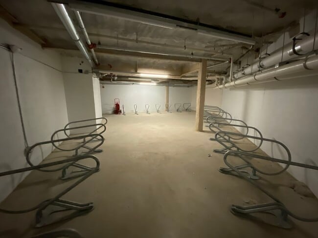 Building Photo - 305 Webster Ave