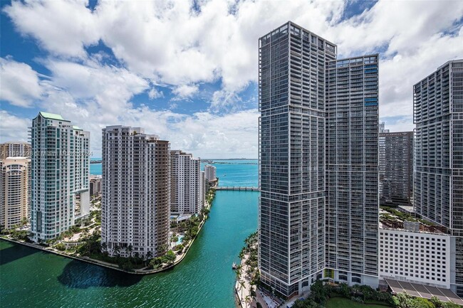 Building Photo - 300 Biscayne Blvd Way