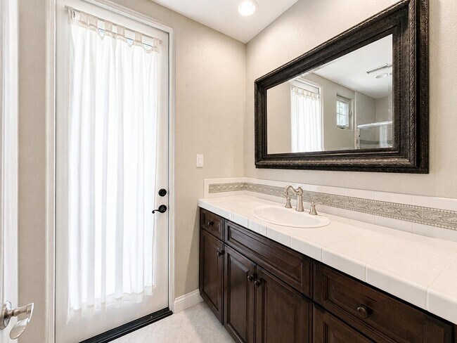 Building Photo - 3035 Arroyo Seco