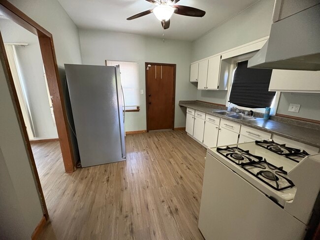 Building Photo - 205 Rowell Ave