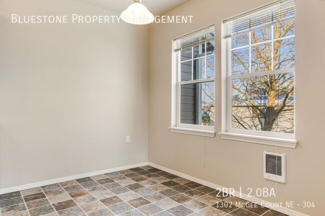 Building Photo - 1302 Mcgee Ct NE