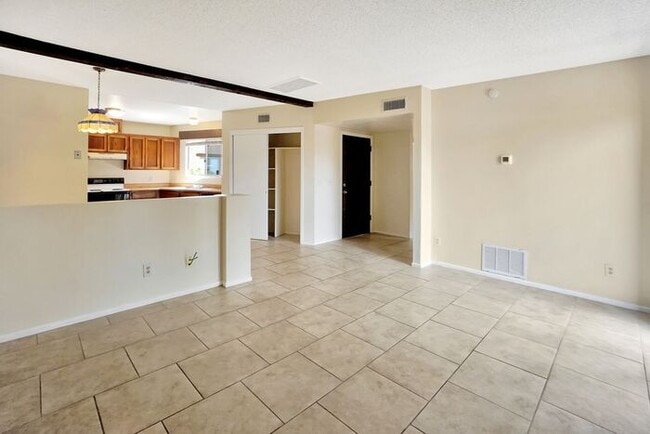 Building Photo - Charming 2-Bedroom Tucson Home with Privat...
