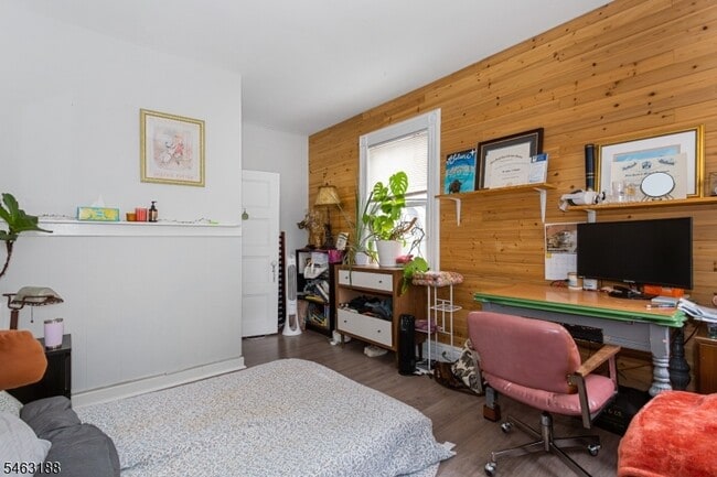 Building Photo - 298 Carmita Ave