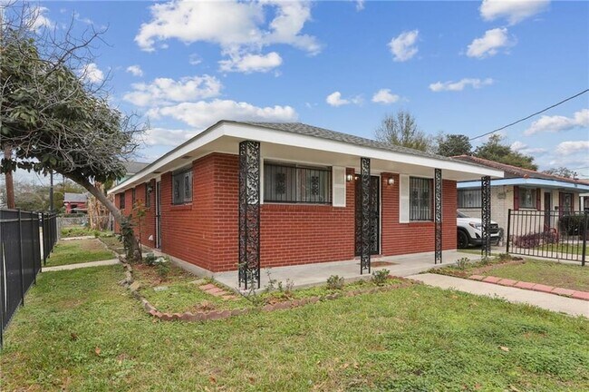 Building Photo - 7551 Oak St