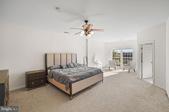 Building Photo - 12 Popes Creek Ln