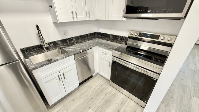 Image (11) - OAK NORTH APTS