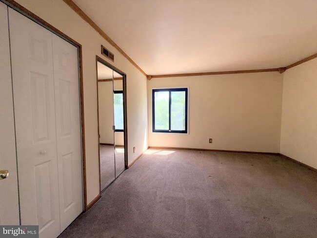 Building Photo - 10108 Campus Way S