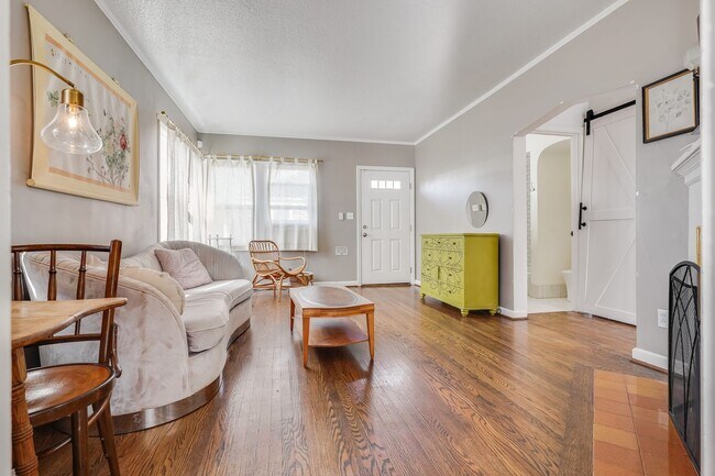 Building Photo - UNFURNISHED Charming 1 Bed, 1 Bath Rental Condo in Arbor Lodge neighborhood!