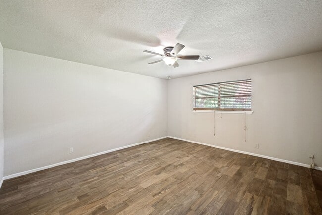 Building Photo - 16115 Wolf Creek St