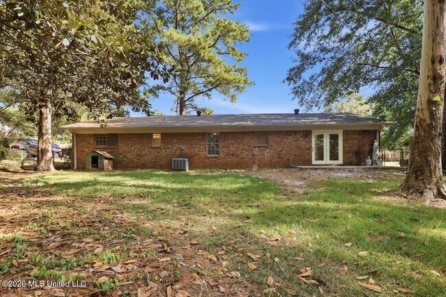 Building Photo - 2549 Jennifer Dr