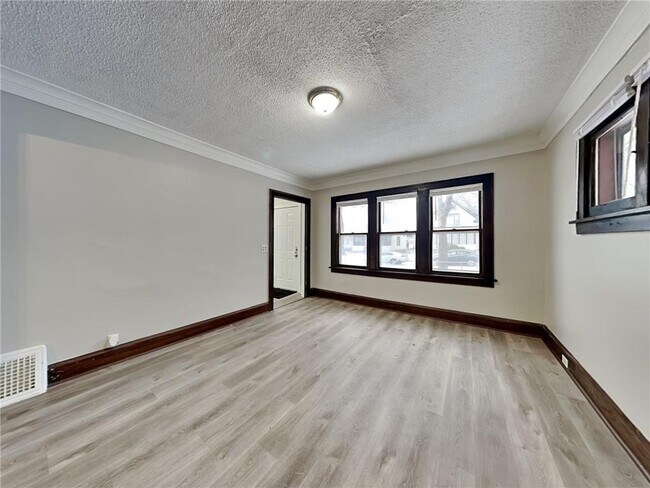 Building Photo - 3223 N Aldrich Ave