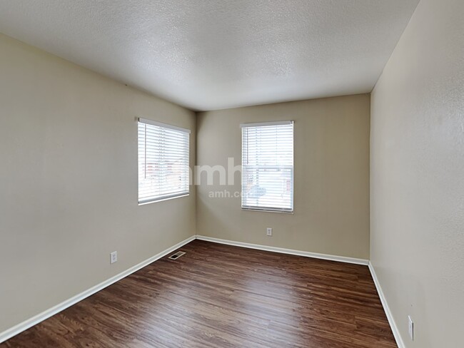 Building Photo - 5554 N Lewiston St