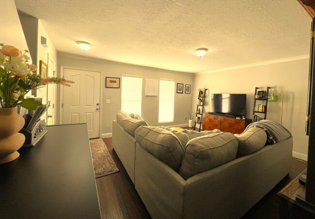 Building Photo - 4721 S Falkirk Dr