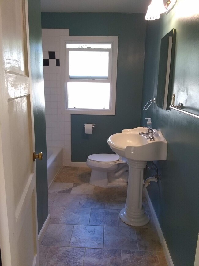 Building Photo - 2424 Humboldt St