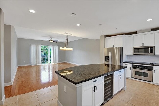Building Photo - 1861 Coral Heights Blvd