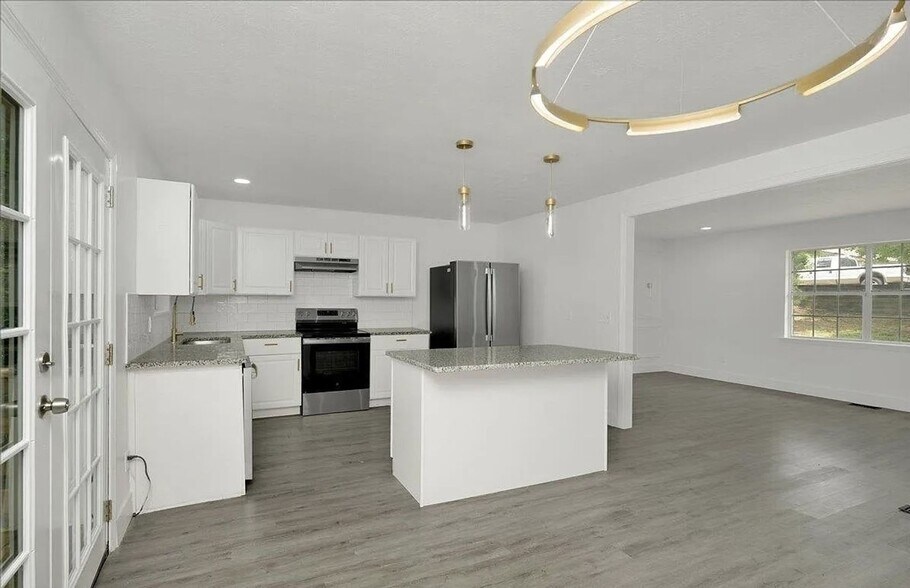 Building Photo - 5188 Goldmar Dr