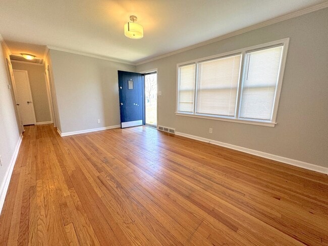 Building Photo - Updated 3 Bedroom Ranch with New Carpet, Fresh Paint, Fenced Yard & Basement!