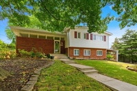 Building Photo - Charming Split-Level Home in the Heart of Alexandria