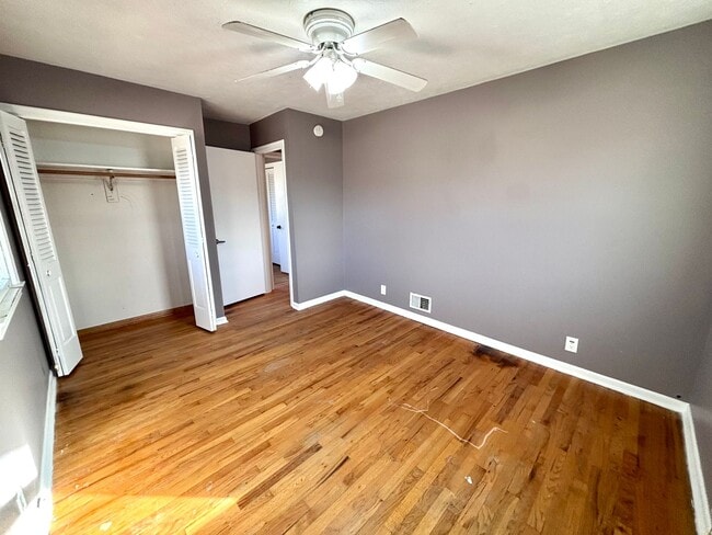 Building Photo - 2524 S 123rd Ave