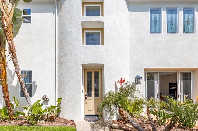 Building Photo - 6213 Paseo Privado