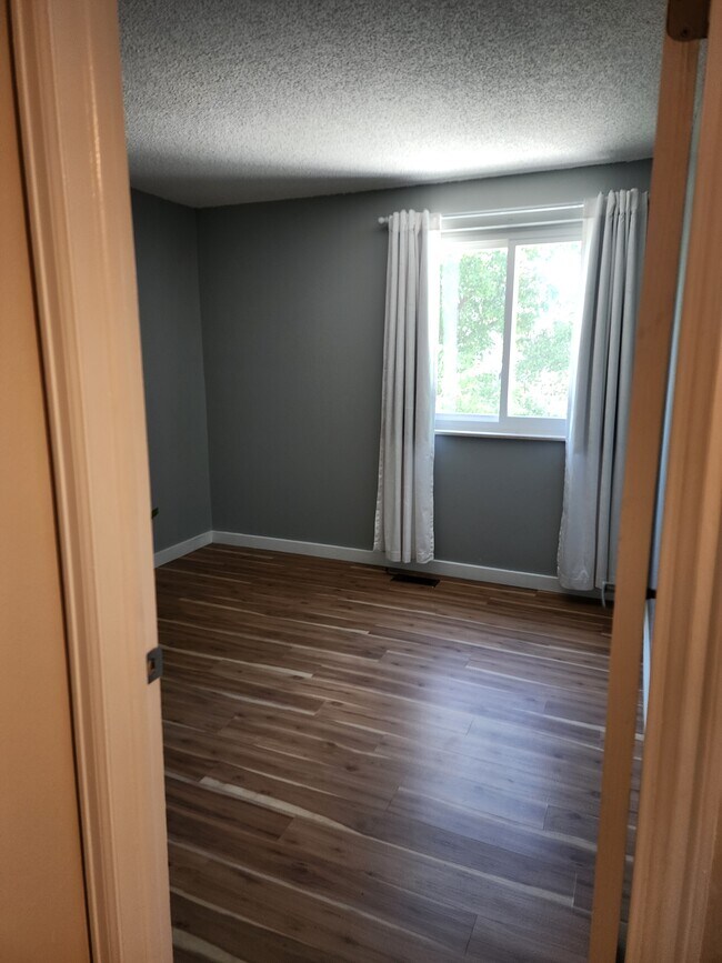 Building Photo - 7834 Greenbriar Cir