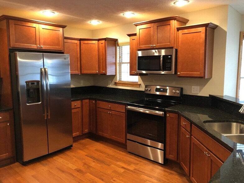 Building Photo - 17 Quiet Way