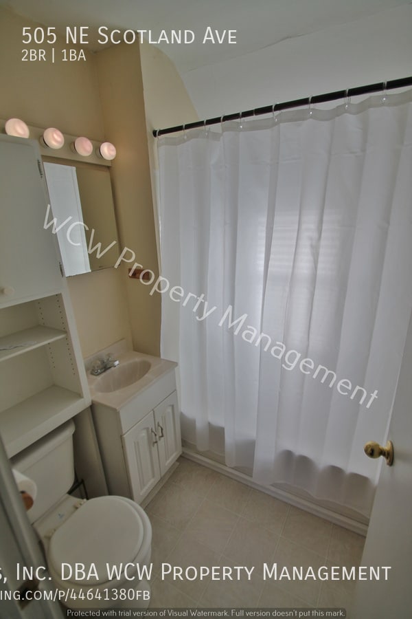 Building Photo - 505 NE Scotland Ave