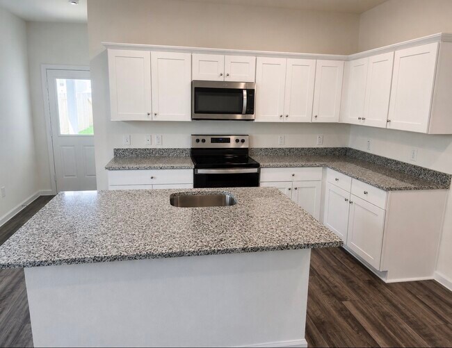 Building Photo - 10127 California Lily Ln