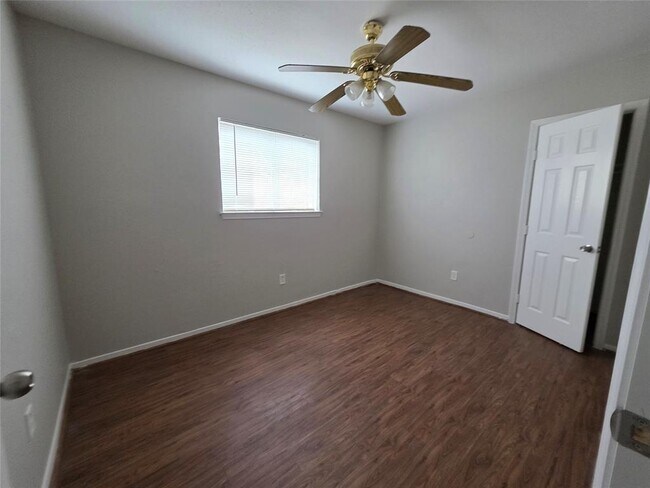 Building Photo - 12742 Shannon Hills Dr