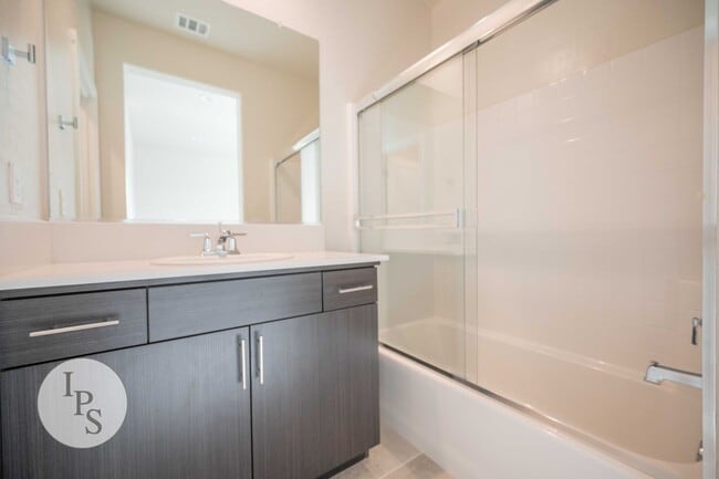 Building Photo - Riverstone Madera Home, 2BR/2BA – Numerous HOA Amenities!