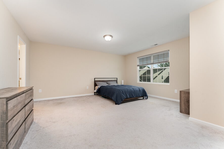Building Photo - 3831 Copperfield Ct