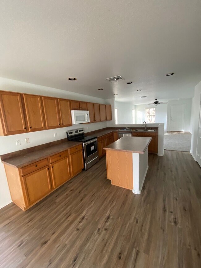 Building Photo - Single level home in Gilbert