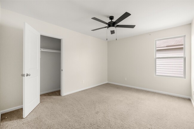 Building Photo - 7810 Pink Dahlia Dr
