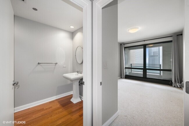 Building Photo - 130 N Garland Ct