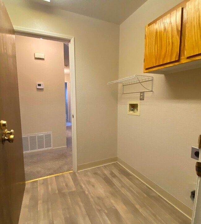 Building Photo - 369 Limerick Way