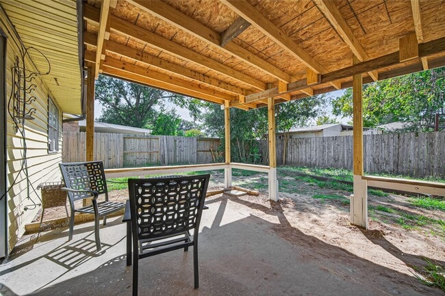 Building Photo - 8623 Riverside Walk Ln