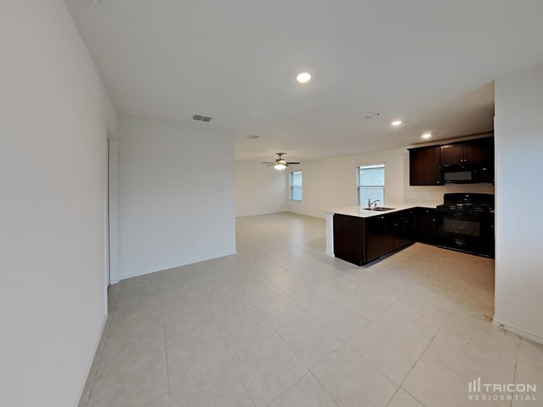 Building Photo - 812 Odlozil Ln