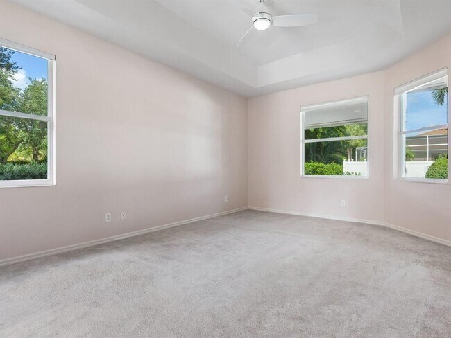 Building Photo - 6754 W Country Club Ln
